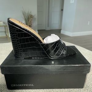 Black wedge sandal